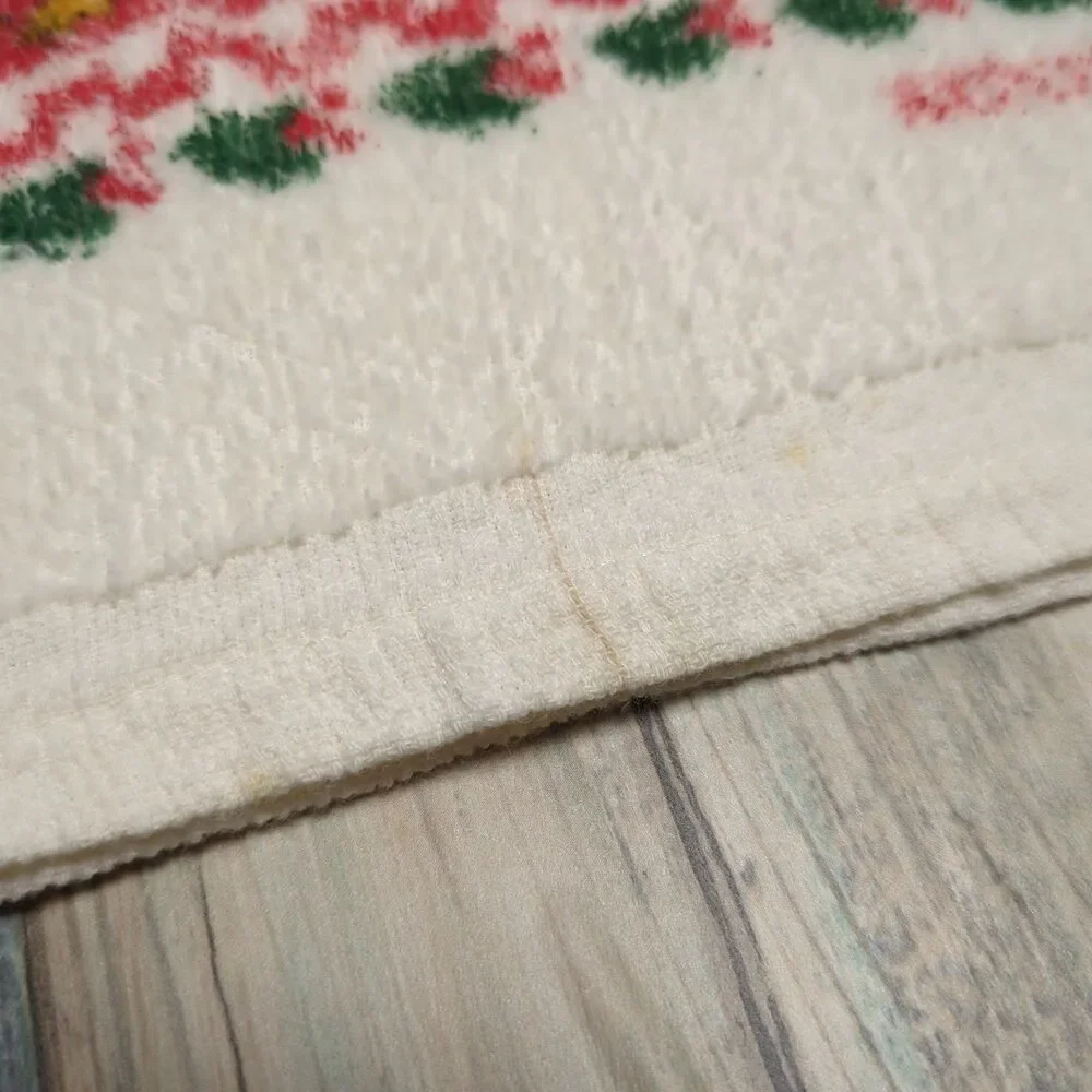 Vintage Christmas Geese Hand Towel 100% Cotton Red Green Holiday 14